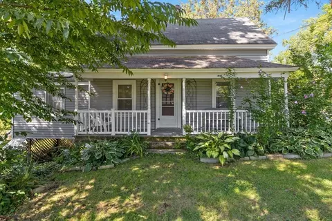14 Wood St, Hopkinton, MA 01748