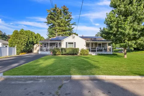 15 Pinebrook Dr, Springfield, MA 01129