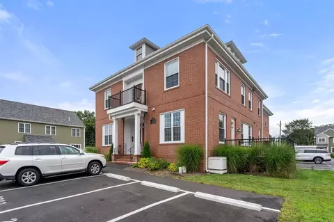 375 Bay St #2102, Taunton, MA 02780