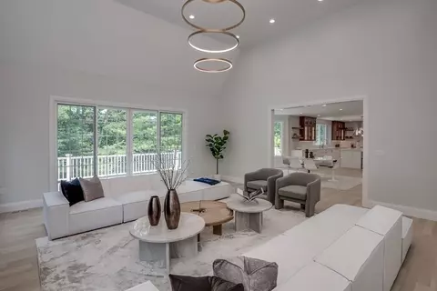 68 Clarke Cir, Needham, MA 02492 photo 17