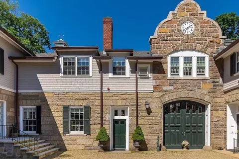 1 Beach St #2, Beverly, MA 01915