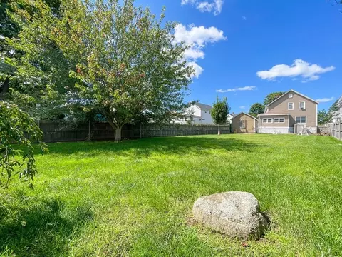 31 Warburton St, Fall River, MA 02720 photo 9