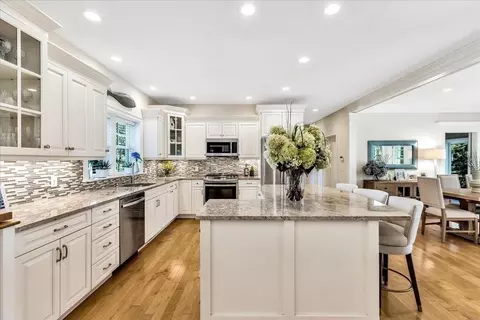 74 The Hts, Mashpee, MA 02649 photo 2