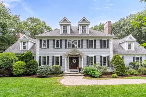 11 Equestrian Dr, North Reading, MA 01864