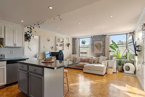 80 Foster St #410, Peabody, MA 01960