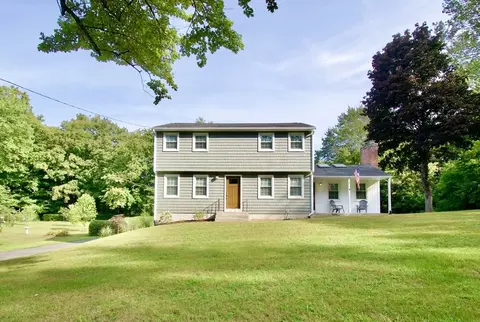 3 Western View Dr, Wilbraham, MA 01095