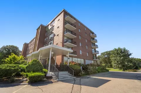20 Hammond Pond Pkwy #408, Newton, MA 02467
