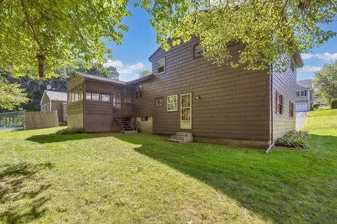 109 Pinecrest Dr, Springfield, MA 01118 photo 34