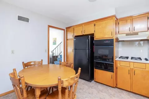 109 Pinecrest Dr, Springfield, MA 01118 photo 7