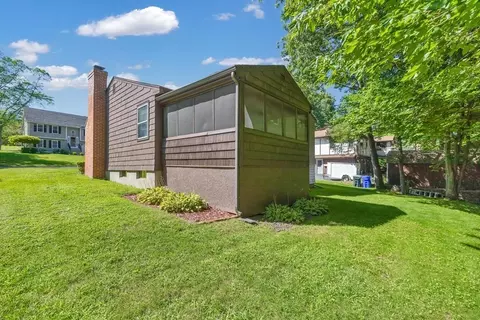 109 Pinecrest Dr, Springfield, MA 01118 photo 35