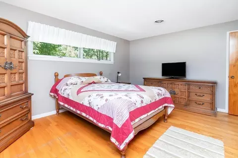 109 Pinecrest Dr, Springfield, MA 01118 photo 21