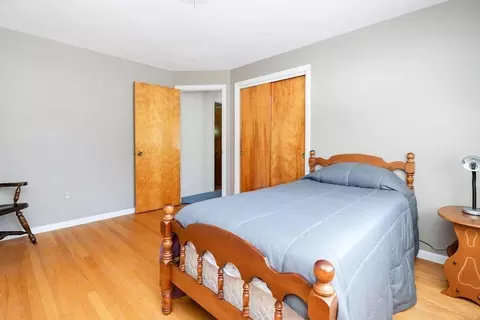 109 Pinecrest Dr, Springfield, MA 01118 photo 24