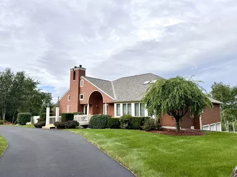 4 Spickett Valley Dr, Atkinson, NH 03811