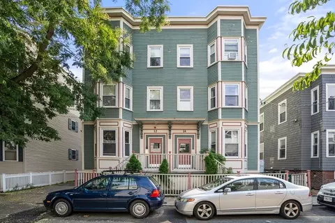 12 Suffolk St #1, Cambridge, MA 02139