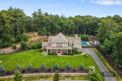 10 Keeney Pond Rd, Norfolk, MA 02056