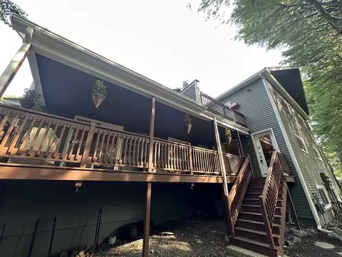 63 Aurora Ln #63, Salem, MA 01970