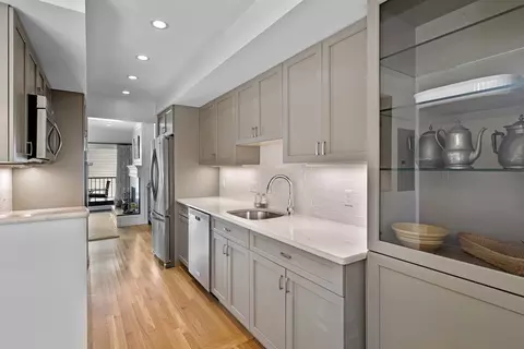 35 Wharf Path #B, Marblehead, MA 01945 photo 8