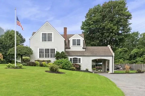 864 Humphrey St, Swampscott, MA 01907
