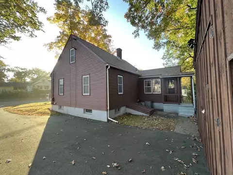 290 Hartwick St, Springfield, MA 01108 photo 4