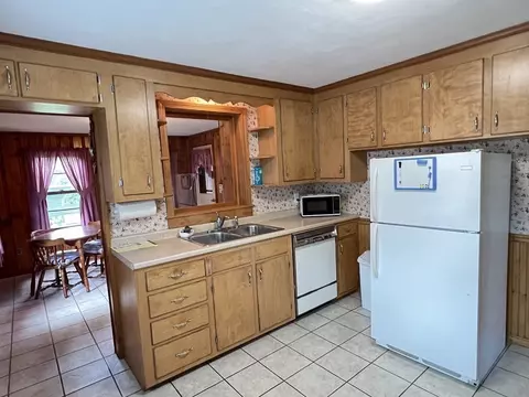 290 Hartwick St, Springfield, MA 01108 photo 17