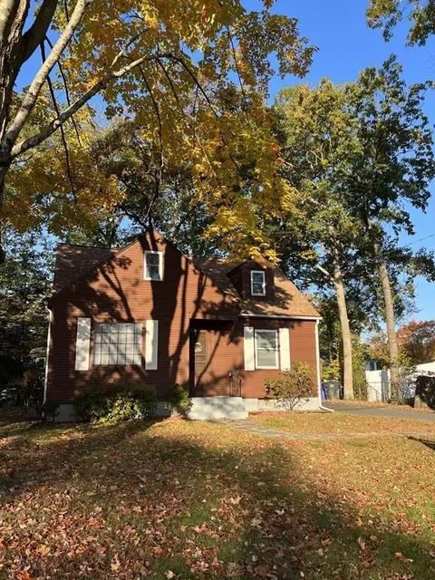 290 Hartwick St, Springfield, MA 01108 photo 2