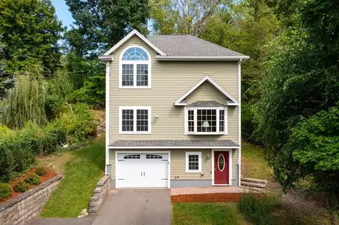 81 River Rd, South Hadley, MA 01075