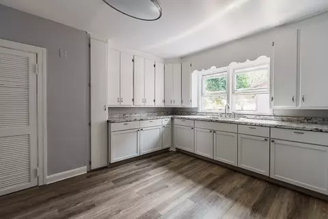 37 Forest St, Springfield, MA 01108 photo 13