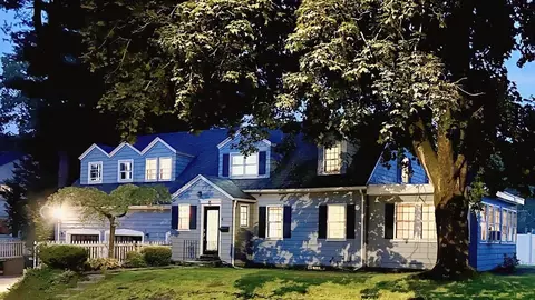 4 Lancaster St, Auburn, MA 01501
