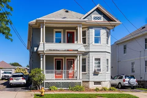 87 Leach St, Salem, MA 01970