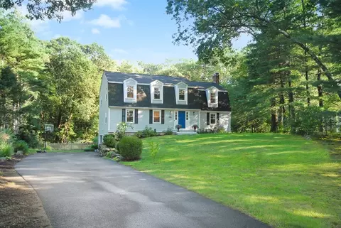 57 Hill St, Concord, MA 01742
