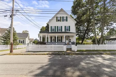 18 Shores St, Taunton, MA 02780