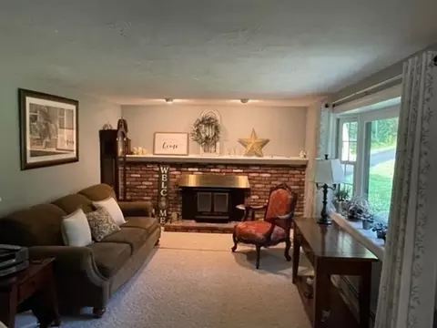 19 Westview Dr, Sutton, MA 01590 photo 2