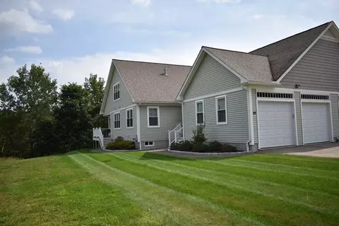 26 Victoria Dr #12, Rochdale, MA 01542