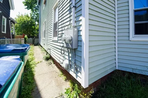 230 Eastern Ave, Lynn, MA 01902 photo 3