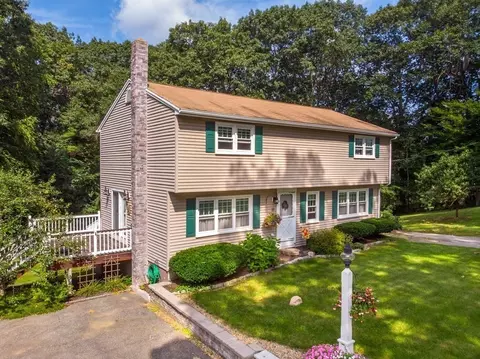 31 Donnelly Cross Rd, Spencer, MA 01562