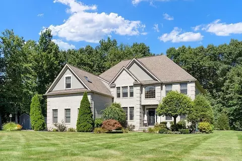 5 Juniper Hill Rd, Boylston, MA 01505