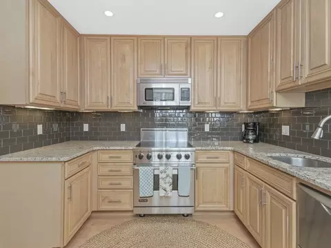20 Chapel St #C1005, Brookline, MA 02446 photo 9