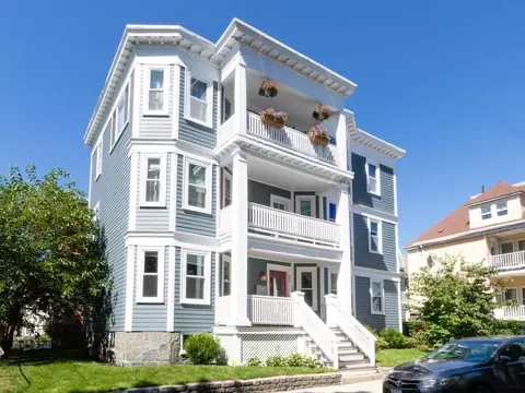 204 Centre St #3, Dorchester Center, MA 02124