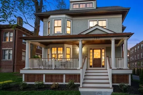 155 Babcock St #153, Brookline, MA 02446