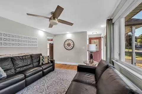 39 Rita St, Springfield, MA 01118 photo 6