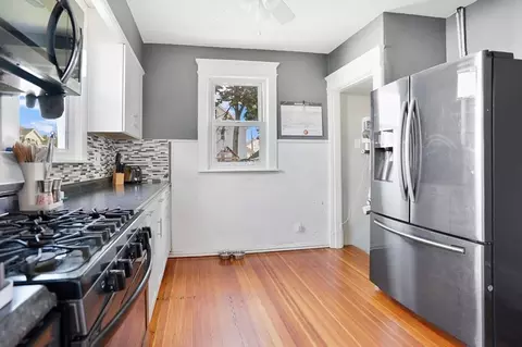 19 Edendale St, Springfield, MA 01104 photo 5