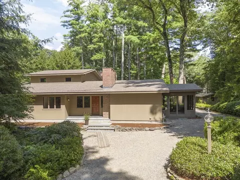 180 Park Ln, Concord, MA 01742