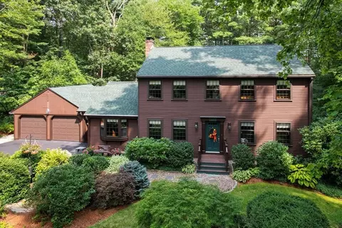 224 Pond St, Hopkinton, MA 01748