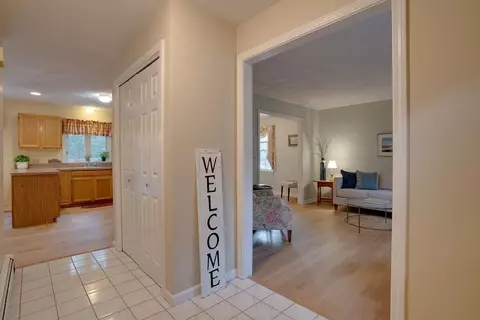 4 Carbone Cir, Maynard, MA 01754 photo 2