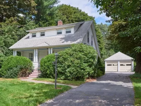 52 Holden St, Holden, MA 01520