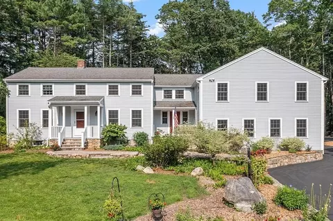 126 Willard Grant Rd, Sudbury, MA 01776