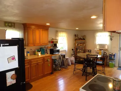64 Chase Ave, Webster, MA 01570 photo 9