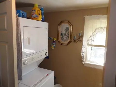 64 Chase Ave, Webster, MA 01570 photo 10
