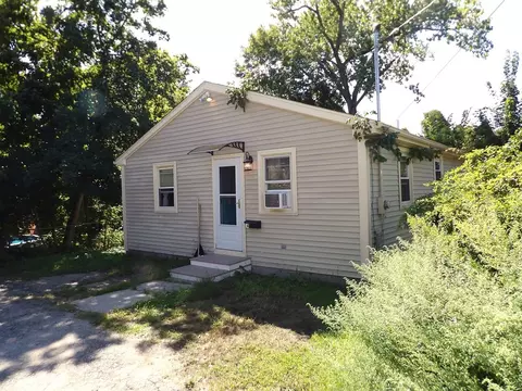 64 Chase Ave, Webster, MA 01570 photo 3