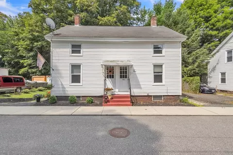 42-44 Stewart St, Palmer, MA 01069